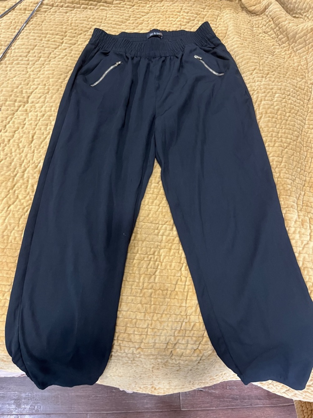 DO+BE Black Elastic Waist Jogger Pants with Zip Pockets